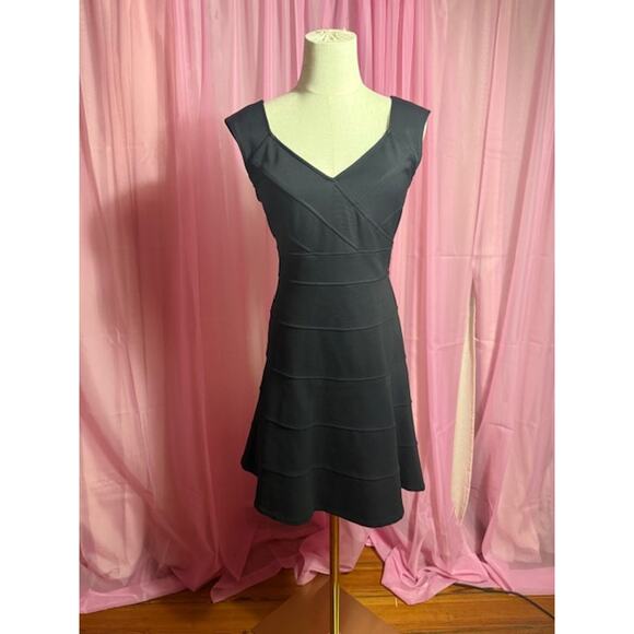 WHITE HOUSE BLACK MARKET BLACK DRESS SIZE 10 - Picture 2 of 6